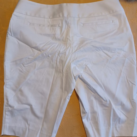 Women's Worthington White Dress Bermuda Shorts. Modern Fit. - Picture 4 of 9